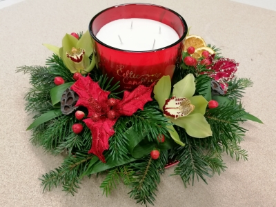 Round Christmas Candle Arrangement